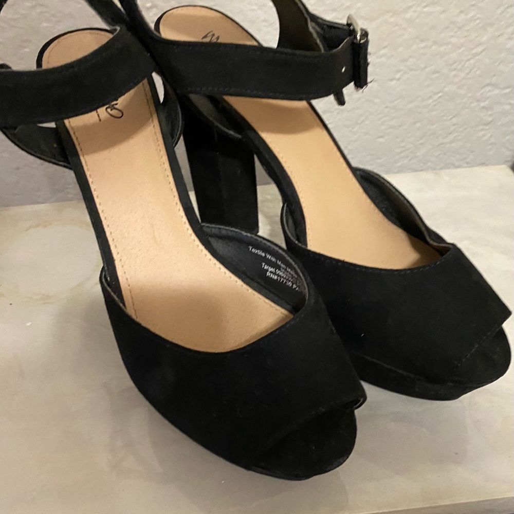 Black shoes